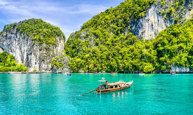 5 Kota di Indonesia Yang Wajib Dikunjungi Ketika Liburan